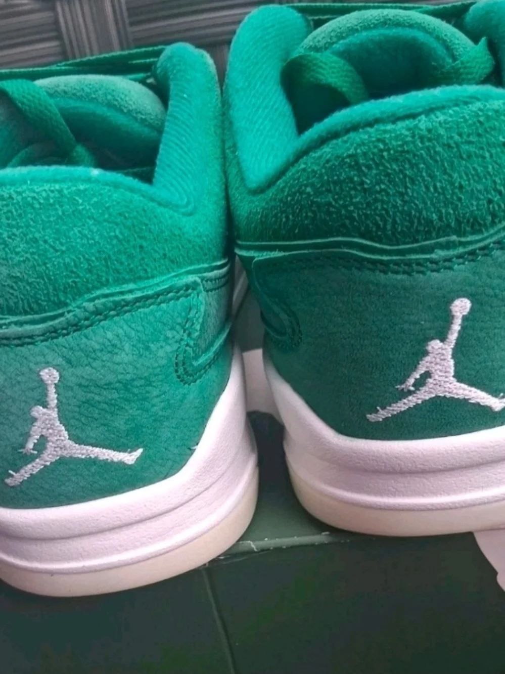 Jordan Flight Club. Court 2345 Green Suede